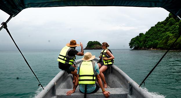 Group boating in Bocas del Toro Archipelago